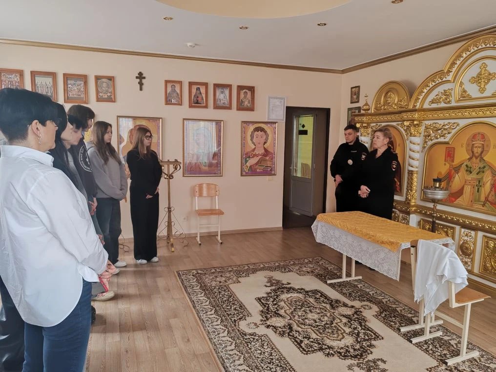 Для студентов Ростовского государственного университета путей сообщения была организована экскурсия в Центр временного содержания для несовершеннолетних правонарушителей ГУ МВД России по Ростовской области Для студентов Ростовского государственного университета путей сообщения была организована экскурсия в Центр временного содержания для несовершеннолетних правонарушителей ГУ МВД России по Ростовской области