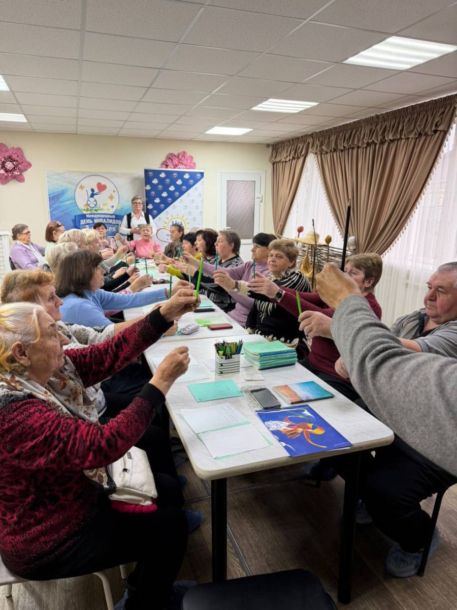 Тренируем мозг и внимание: в центре прошло занятие «Умные движения»