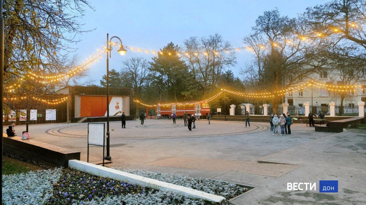 Парк им. Горького в Таганроге украсили к Новому году Парк им. Горького в Таганроге украсили к Новому году