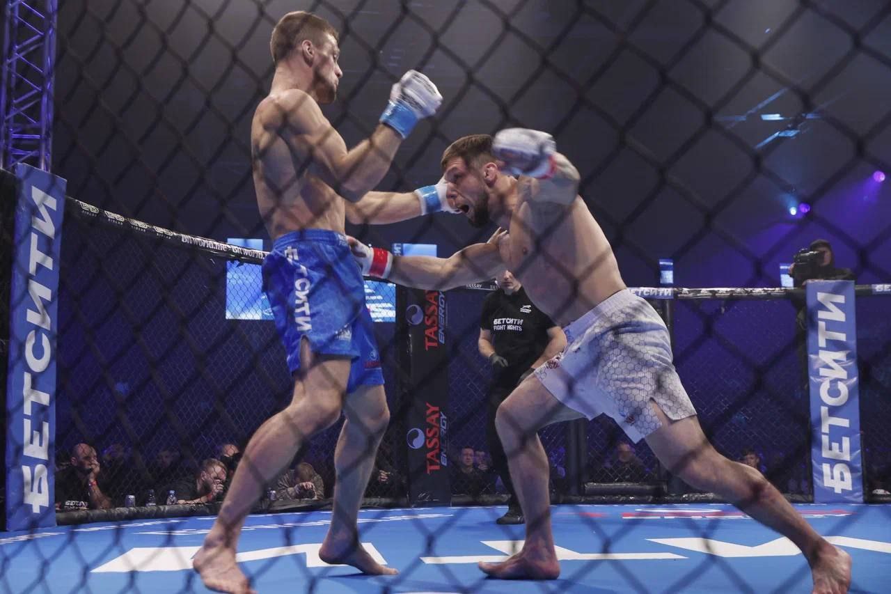 Юрий Слюсарь: Вчера мы вместе главой Калмыкии, чемпионом по кикбоксингу Бату Хасиковым стали свидетелями настоящего спортивного праздника Юрий Слюсарь: Вчера мы вместе главой Калмыкии, чемпионом по кикбоксингу Бату Хасиковым стали свидетелями настоящего спортивного праздника