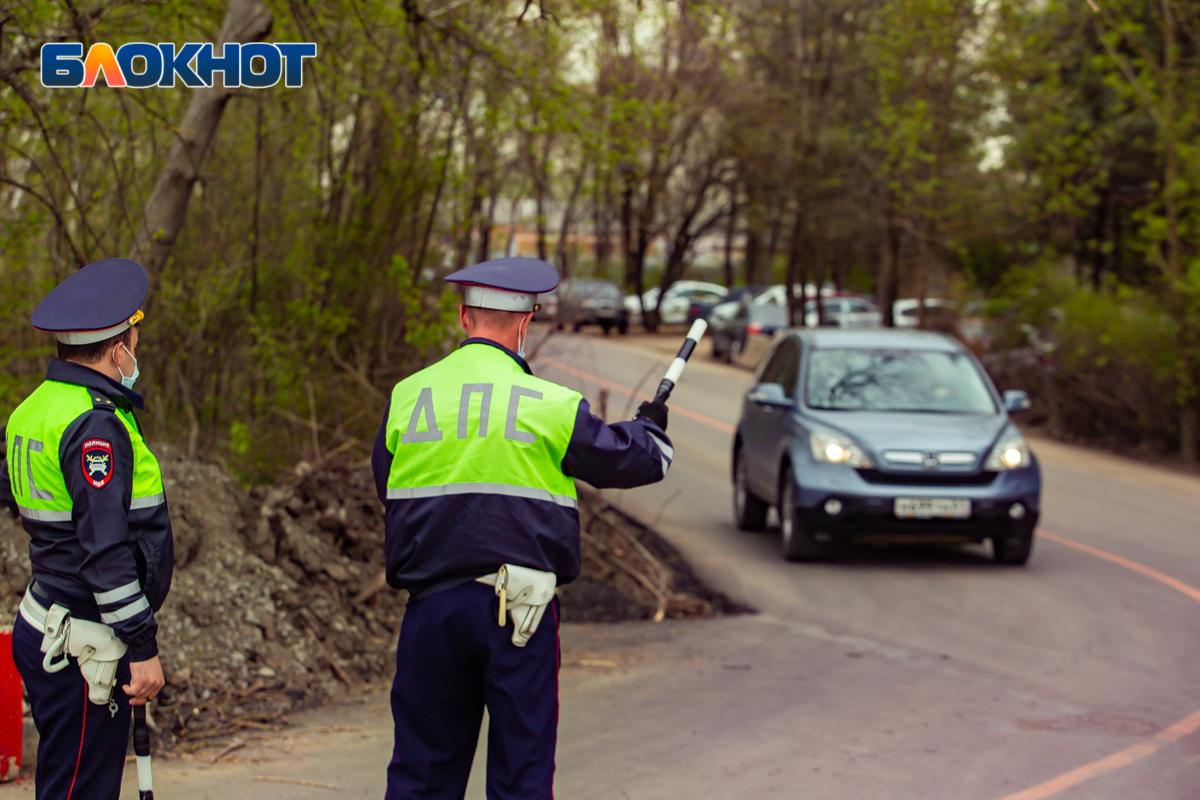 Массовые проверки машин проводят в Ростовской области на выходных