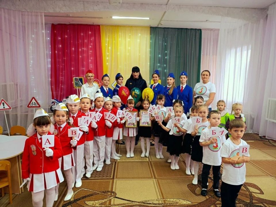 Сотрудник Госавтоинспекции Матвеево-Курганского района провела с детьми обучающую викторину