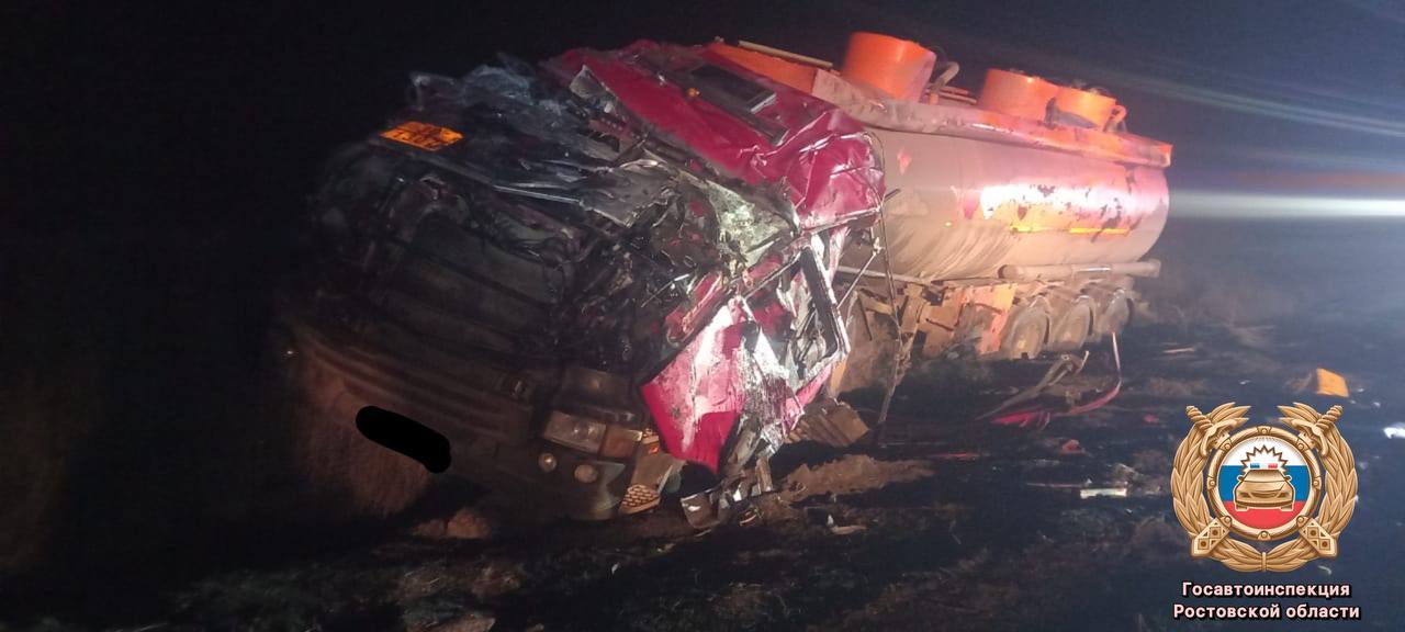 Сотрудники полиции устанавливают обстоятельства смертельного ДТП Сотрудники полиции устанавливают обстоятельства смертельного ДТП