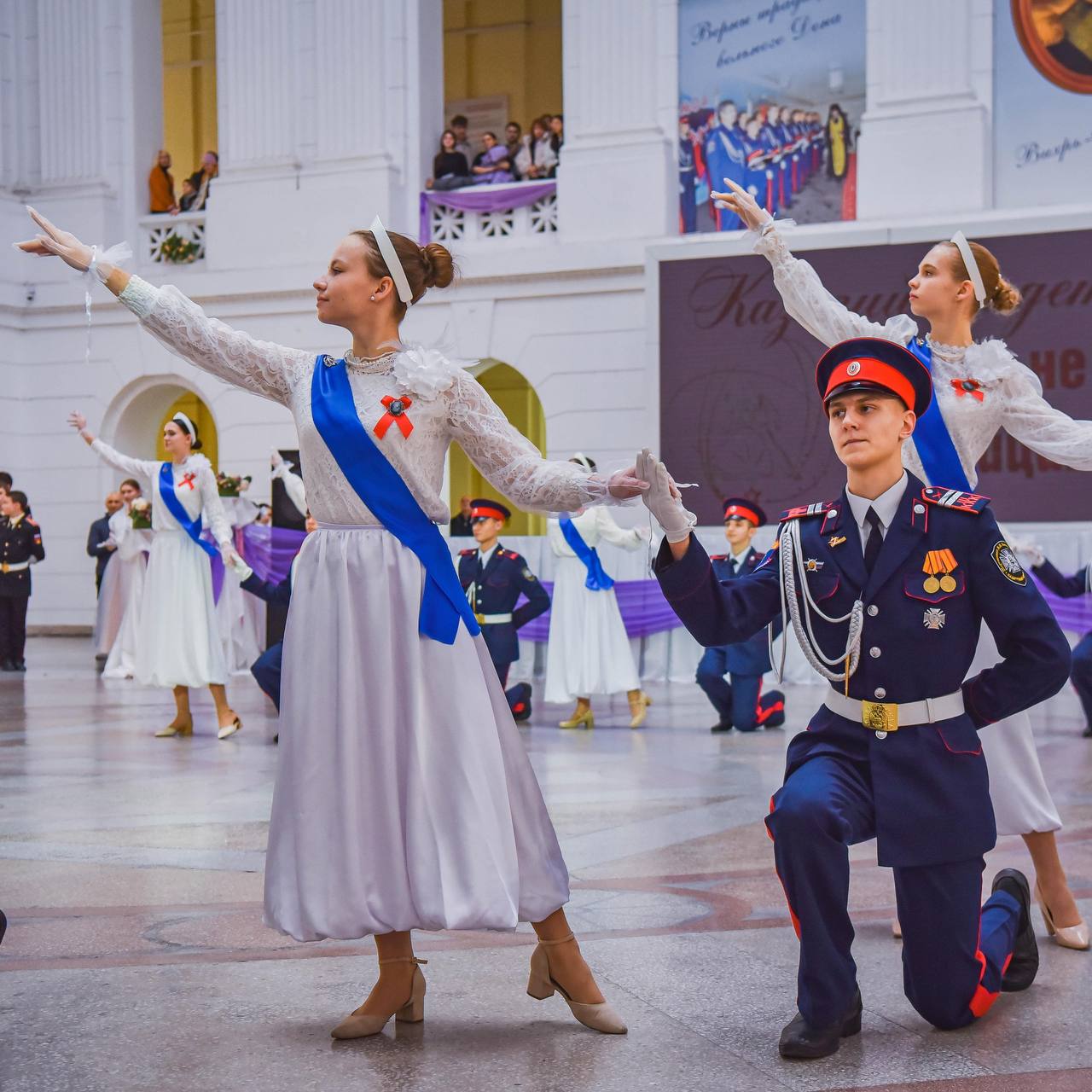 В третий раз Казачий кадетский бал стал украшением Крытого двора ЮРГПУ (НПИ) В третий раз Казачий кадетский бал стал украшением Крытого двора ЮРГПУ (НПИ)