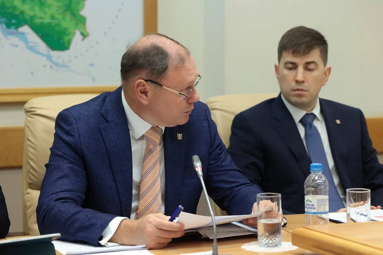 Юрий Слюсарь: Поделюсь итогами сегодняшнего оперативного совещания. Юрий Слюсарь: Поделюсь итогами сегодняшнего оперативного совещания.