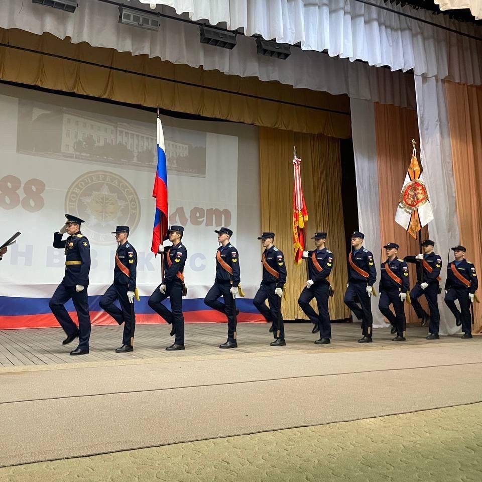 В Новочеркасске прошли праздничные мероприятия в честь 88-летия НВВКУС и Дня воинской части В Новочеркасске прошли праздничные мероприятия в честь 88-летия НВВКУС и Дня воинской части