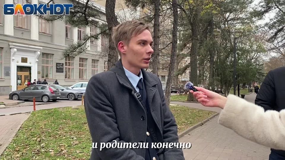 «Залу** майонезную»: ростовчане рассказали, каких подарков они ожидают на Новый год