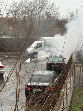 Легковушка загорелась возле ЖК «Сельмаш»