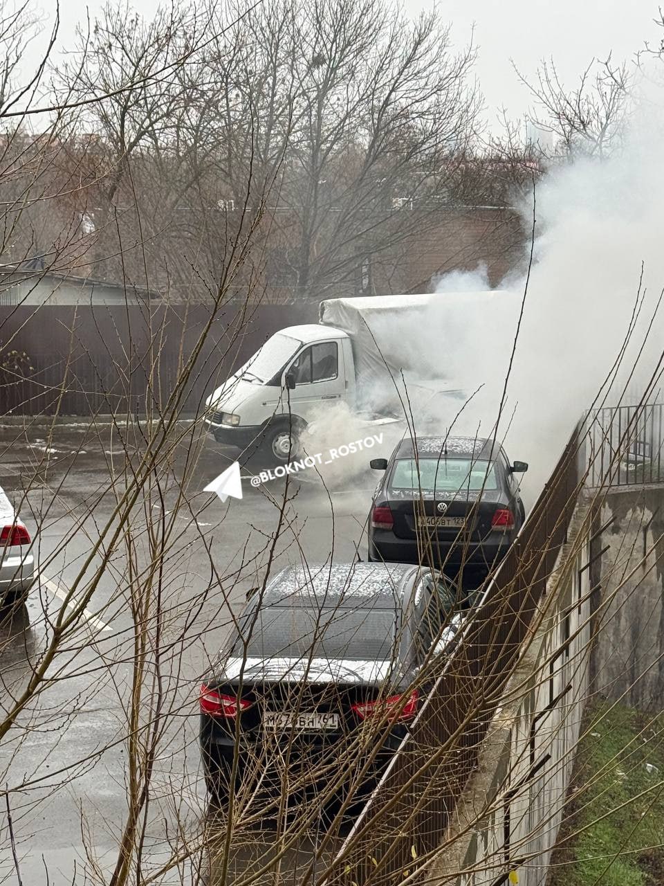 Легковушка загорелась возле ЖК «Сельмаш»