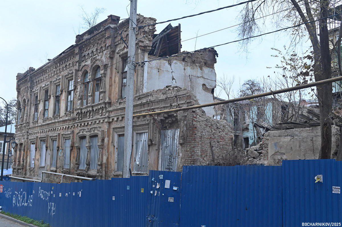 Кажется, дом Гутермана в центре Ростова начали готовить к консервации Кажется, дом Гутермана в центре Ростова начали готовить к консервации