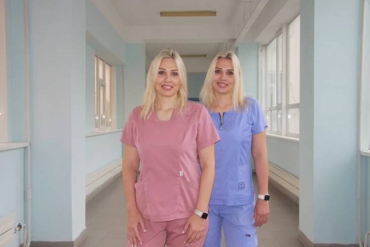 «Сестричка, ты хоть когда-нибудь отдыхаешь?»: В больнице Ростова работают четыре медсестры-близняшки