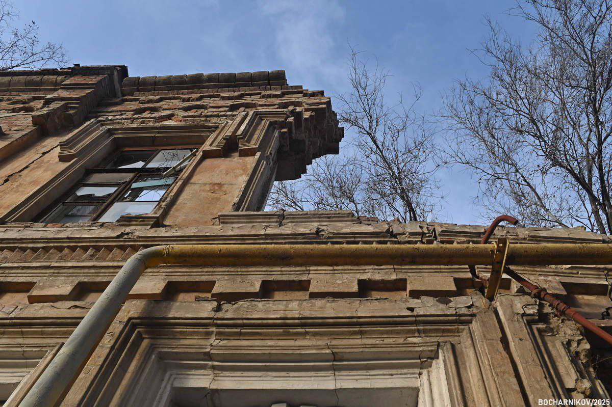 Кажется, дом Гутермана в центре Ростова начали готовить к консервации