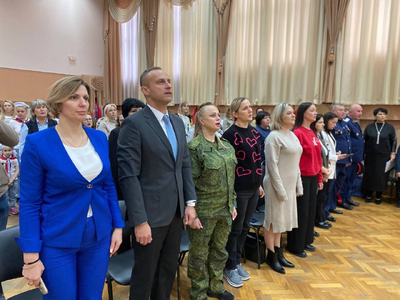 9декабря во Дворце культуры НЭВЗа состоялся Iсъезд дошкольных патриотических объединений города под названием «Дружба и Любовь к Родине!» 9декабря во Дворце культуры НЭВЗа состоялся Iсъезд дошкольных патриотических объединений города под названием «Дружба и Любовь к Родине!»