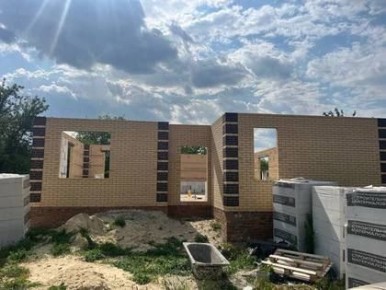 Семья из Новочеркасска, мечтавшая о большом доме и детях, оказалась в тяжёлой ситуации из-за недобросовестного застройщика