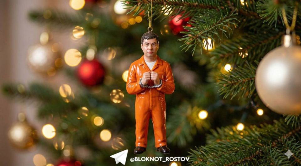 Чиновники в наручниках, Дибров без штанов — а какие новогодние игрушки у вас?