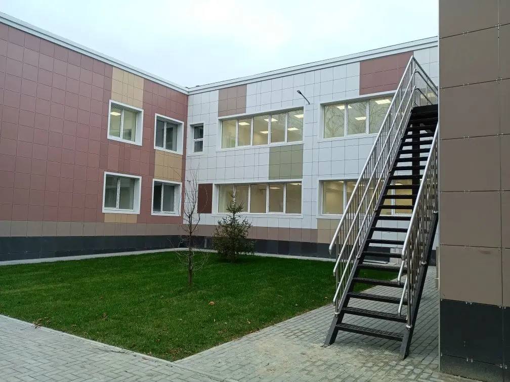 Александр Скрябин: Уважаемые ростовчане!. Настоящий новогодний подарок ждет жителей Ворошиловского района: к концу года завершится капитальный ремонт детского сада «Медвежонок» на пр. Королева, 18/1 Александр Скрябин: Уважаемые ростовчане!. Настоящий новогодний подарок ждет жителей Ворошиловского района: к концу года завершится капитальный ремонт детского сада «Медвежонок» на пр. Королева, 18/1