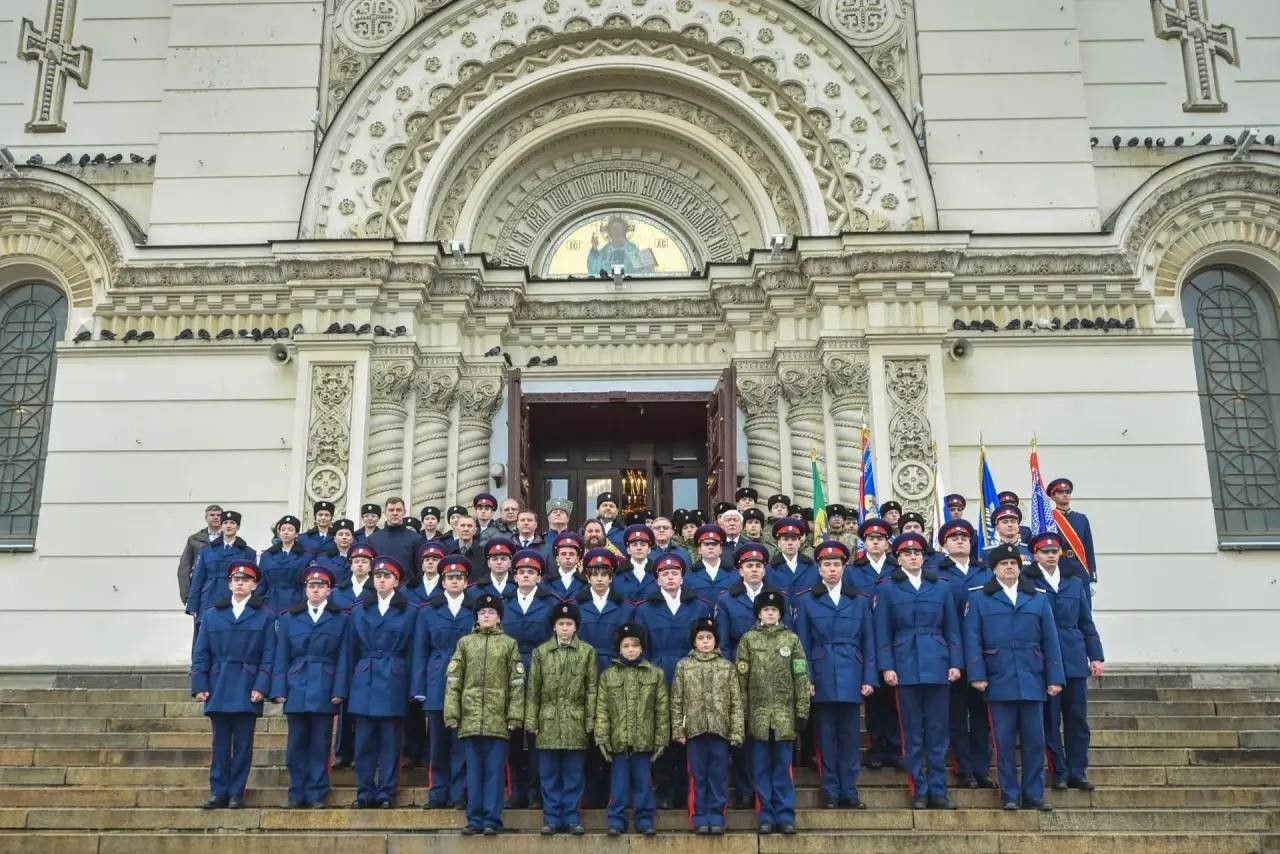 В День Героев Отечества в Новочеркасске прошел торжественный ритуал приведения к присяге казаков Платовской сотни ЮРГПУ (НПИ) имени Платова В День Героев Отечества в Новочеркасске прошел торжественный ритуал приведения к присяге казаков Платовской сотни ЮРГПУ (НПИ) имени Платова