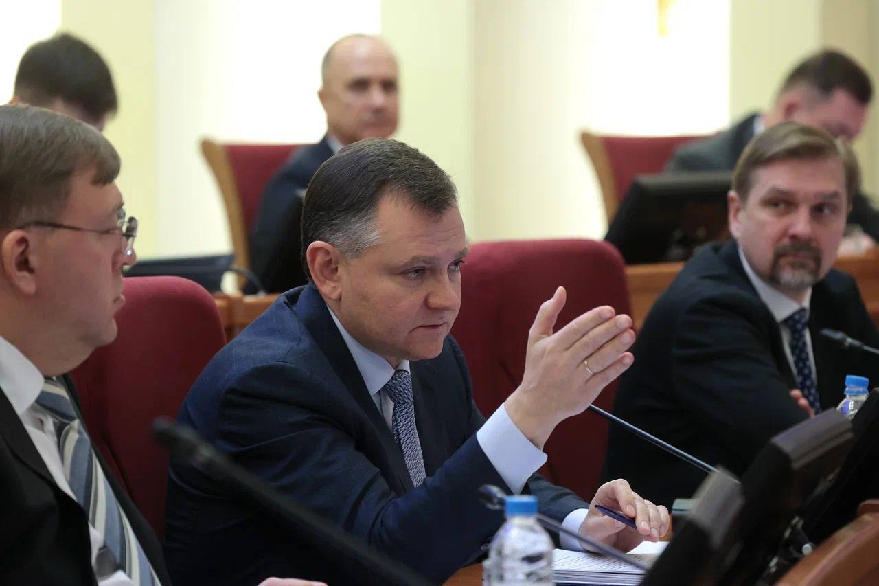 Юрий Слюсарь: Комфортное пространство для жизни — это когда каждый, будь то молодой родитель с коляской или человек в возрасте, может легко дойти до поликлиники, быстро доехать на работу и отдохнуть в ближайшем парке Юрий Слюсарь: Комфортное пространство для жизни — это когда каждый, будь то молодой родитель с коляской или человек в возрасте, может легко дойти до поликлиники, быстро доехать на работу и отдохнуть в ближайшем парке