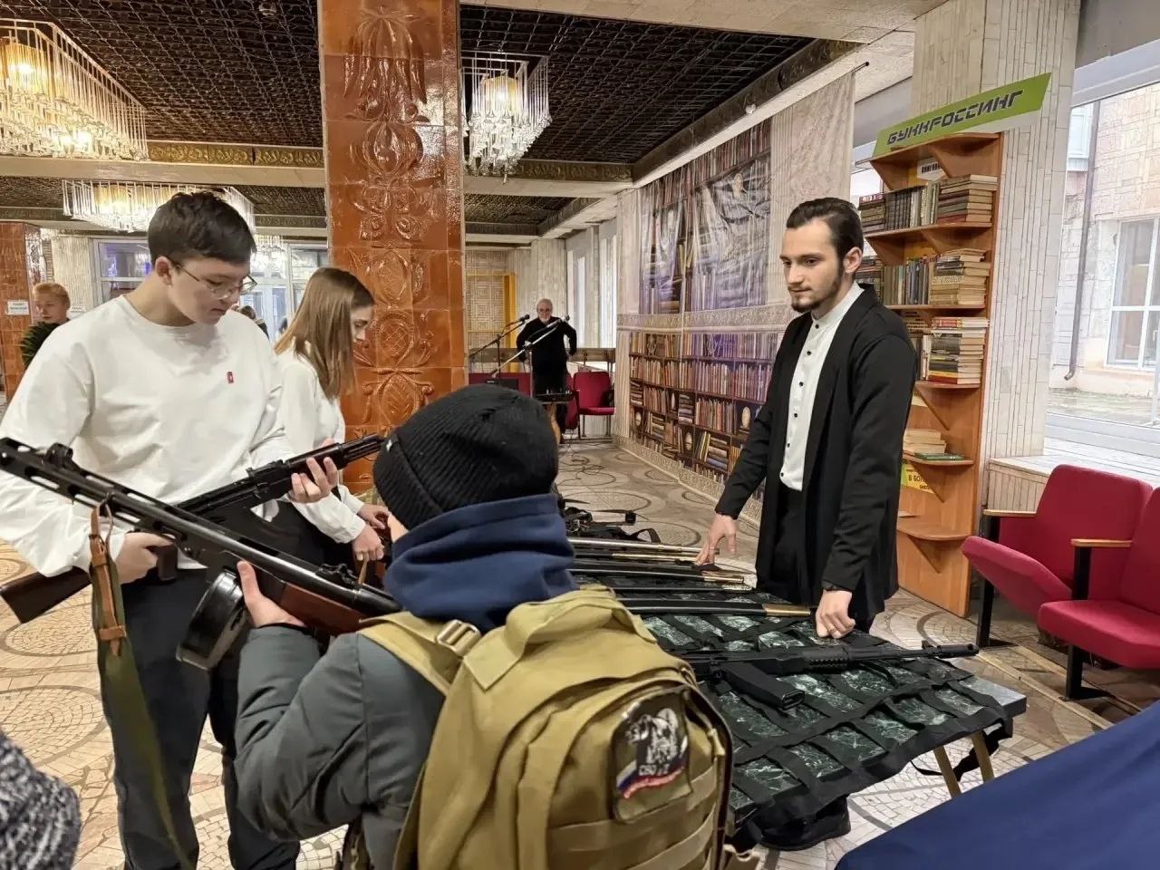 Школьный музей «Открывая прошлое»: связь времён и поколений Школьный музей «Открывая прошлое»: связь времён и поколений