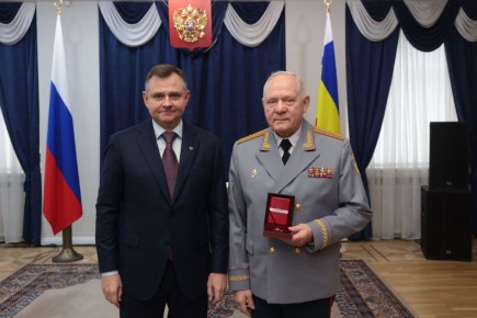 Накануне Дня Конституции на Дону чествовали заслуженных тружеников