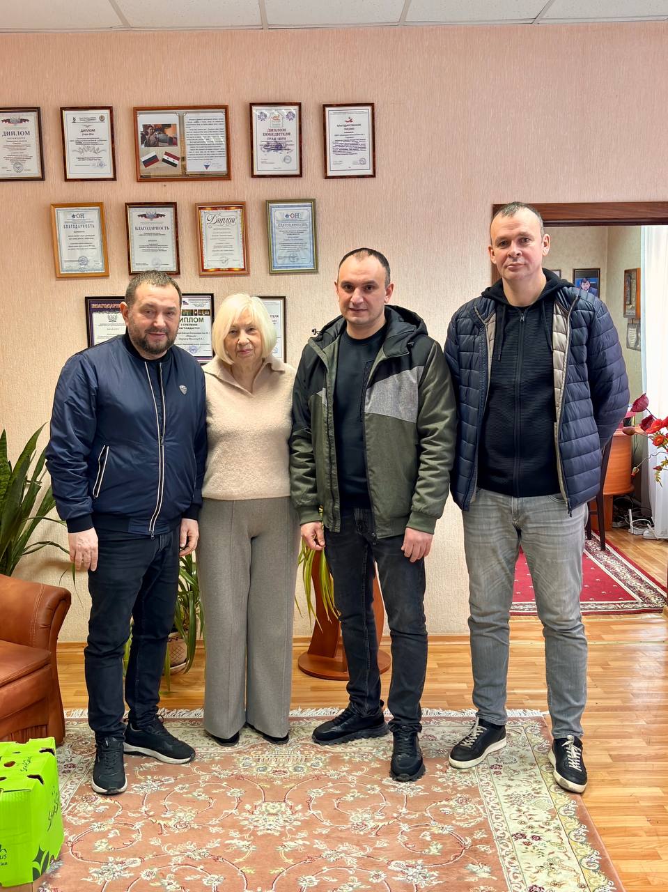 Команда АНБО «Город Жизни» подарила праздник воспитанникам детского дома в Донецке Команда АНБО «Город Жизни» подарила праздник воспитанникам детского дома в Донецке