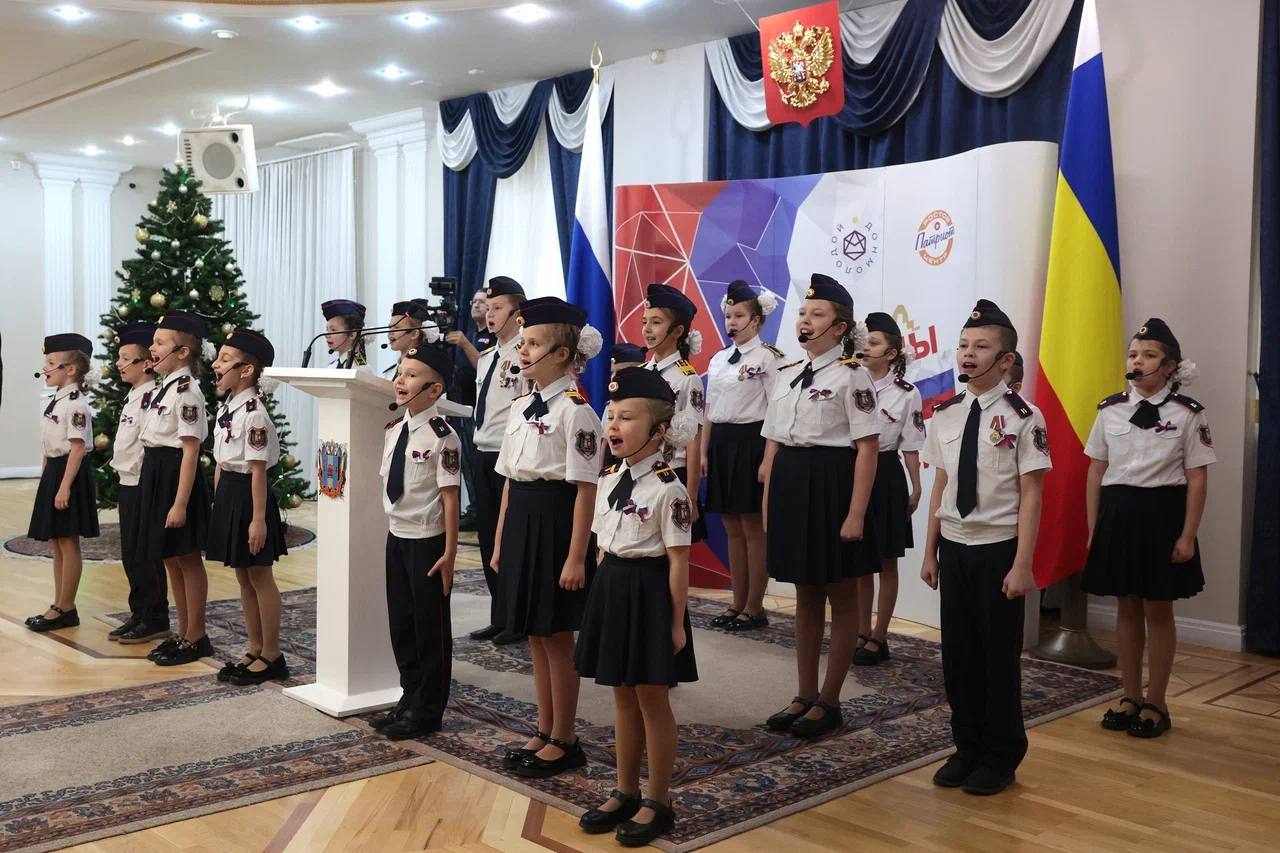 Юрий Слюсарь: Сегодня День Конституции России Юрий Слюсарь: Сегодня День Конституции России