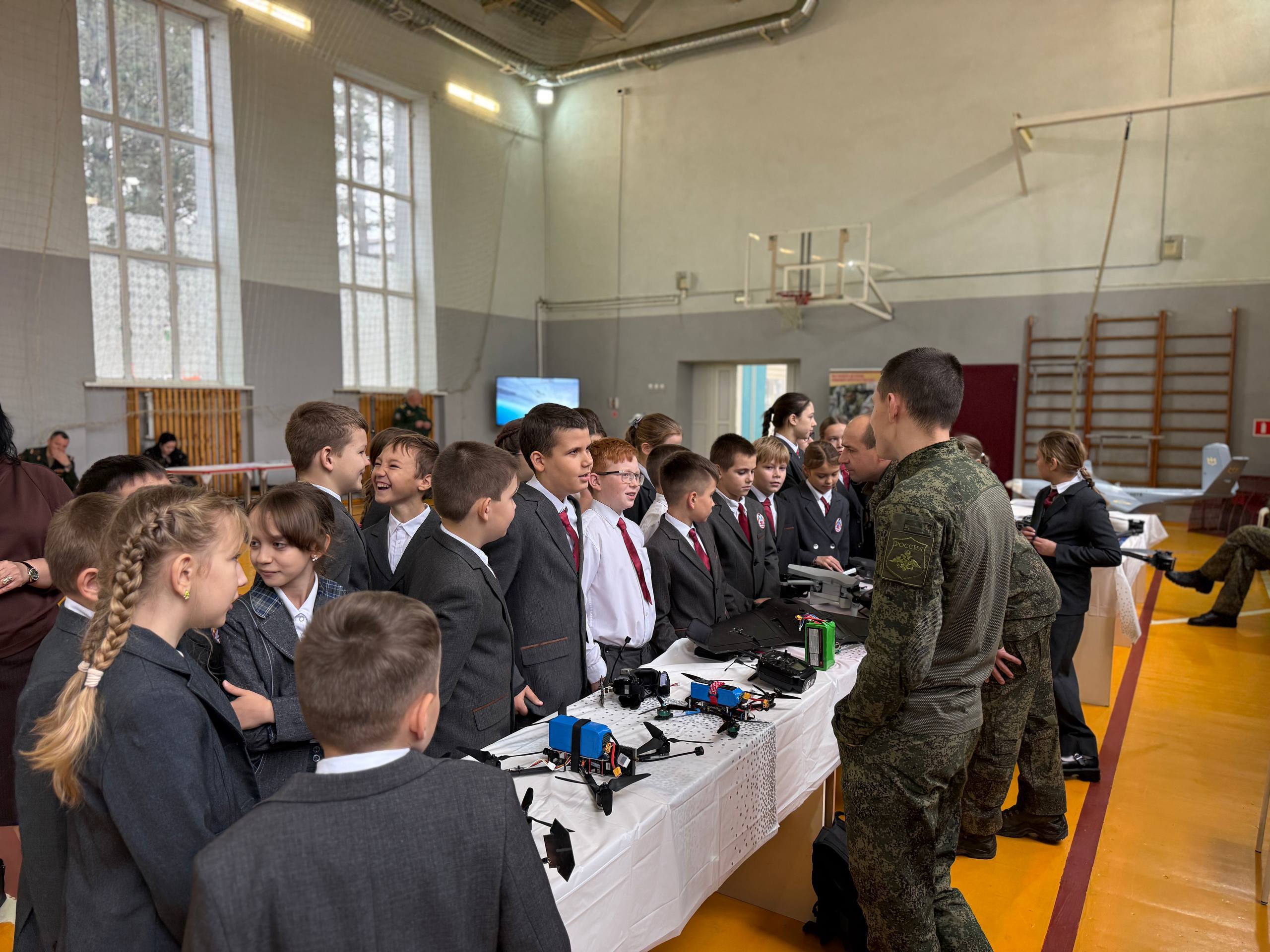 «Парень с нашего двора»: урок мужества в 10-м лицее «Парень с нашего двора»: урок мужества в 10-м лицее