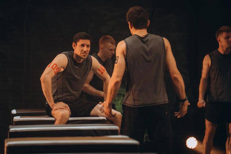 Спортсмен-депутат и многодетный отец из Ростовской области покоряет новые высоты в телешоу Спортсмен-депутат и многодетный отец из Ростовской области покоряет новые высоты в телешоу