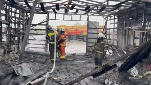 В хуторе Ленинакане загорелся склад с горючими материалами