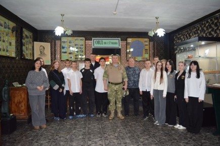 Гуковские полицейские провели «урок мужества» с «полицейским классом»