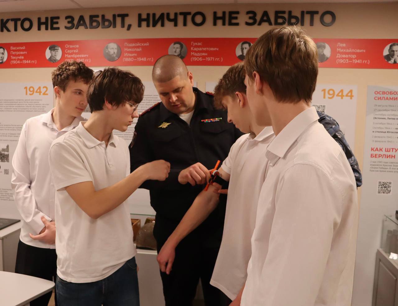 Почтили память Героев Отечества и открыли тематический музей при поддержке полиции: руководитель Отдела полиции № 7 принял участие в патриотическом мероприятии Почтили память Героев Отечества и открыли тематический музей при поддержке полиции: руководитель Отдела полиции № 7 принял участие в патриотическом мероприятии