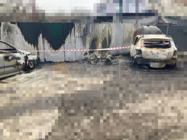 Две машины сгорели дотла из-за нападения ВСУ на Ростов