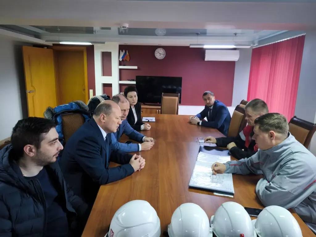 В Ростове обсудили привлечение дополнительных сил для ликвидации аварии на ТЭЦ-2 из других городов региона, сообщил глава города Александр Скрябин В Ростове обсудили привлечение дополнительных сил для ликвидации аварии на ТЭЦ-2 из других городов региона, сообщил глава города Александр Скрябин