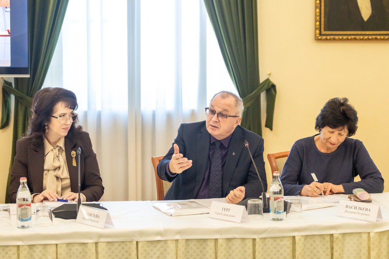 Юбилейная чеховская тема стала ключевой на заседании Совета по культуре и искусству при Губернаторе Ростовской области Юбилейная чеховская тема стала ключевой на заседании Совета по культуре и искусству при Губернаторе Ростовской области