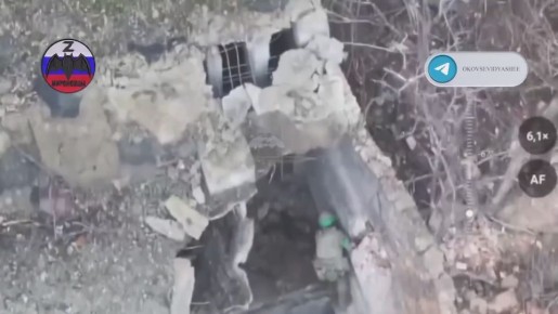 Кадры взятия шахты №6 на окраине Северска: по позициям пехотинцев врага прилетели дроны, после чего наши штурмы быстро выбили Микол со всех помещений и обратили в бегство, а по отступающим вновь отработали БПЛА