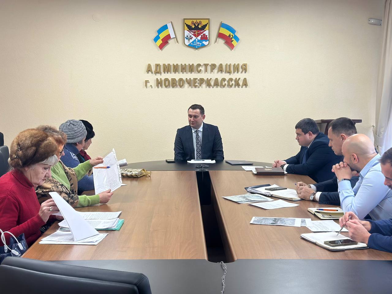 Сегодня провел прием граждан по личным вопросам Сегодня провел прием граждан по личным вопросам