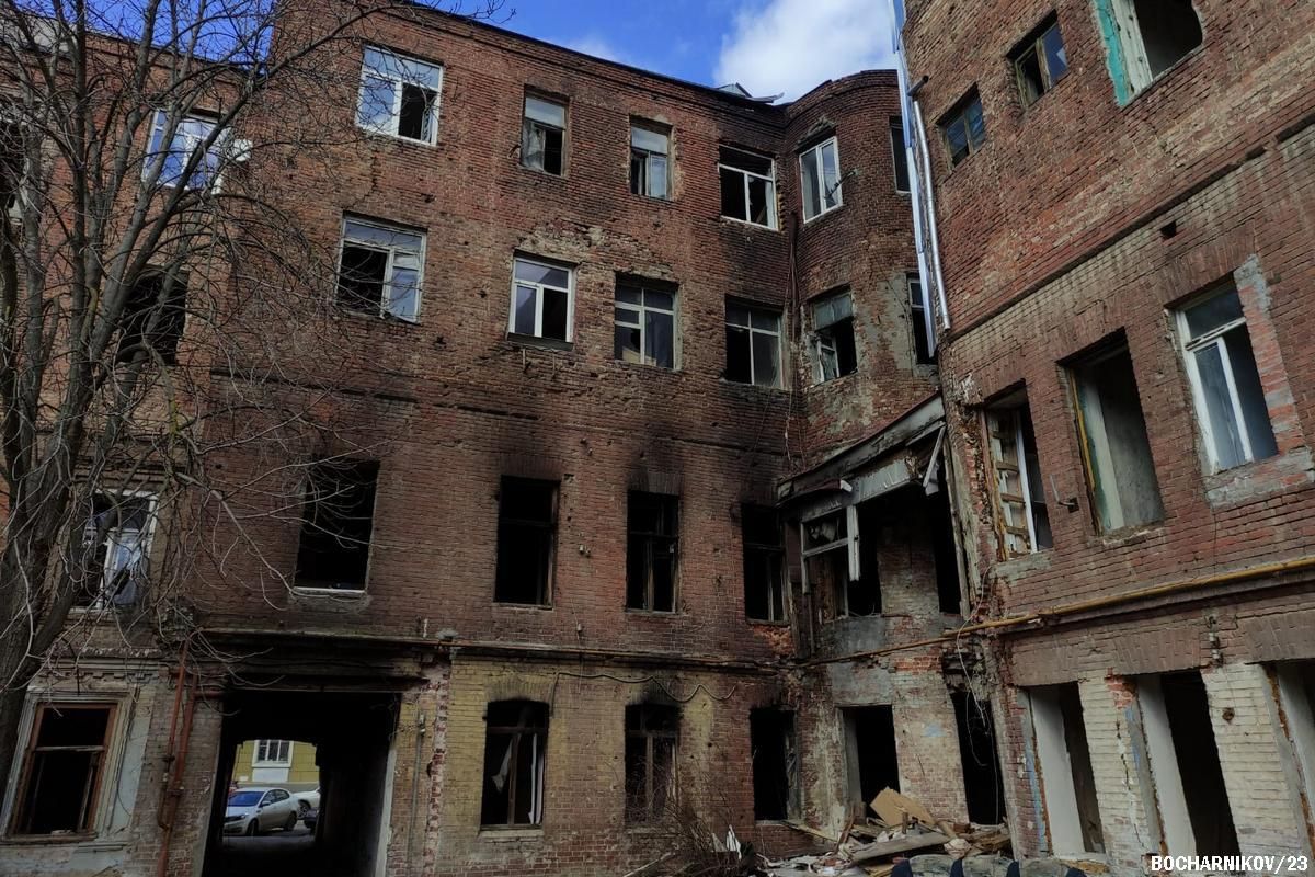 Легендарный доходный дом Парамонова на Социалистической снесут на этой неделе Легендарный доходный дом Парамонова на Социалистической снесут на этой неделе