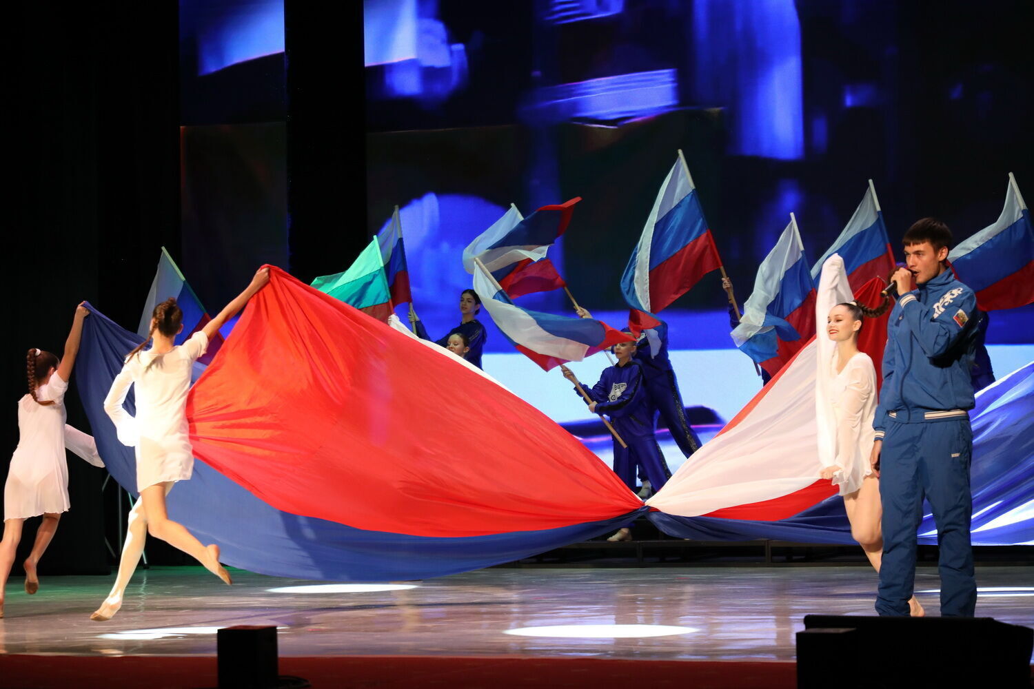 Спортивной школе олимпийского резерва № 2 исполнилось 50 лет! Торжественный вечер под девизом «Здесь зажигаются звёзды» собрал в ДК «Октябрь» несколько поколений спортсменов — от ветеранов до нынешних воспитанников Спортивной школе олимпийского резерва № 2 исполнилось 50 лет! Торжественный вечер под девизом «Здесь зажигаются звёзды» собрал в ДК «Октябрь» несколько поколений спортсменов — от ветеранов до нынешних воспитанников