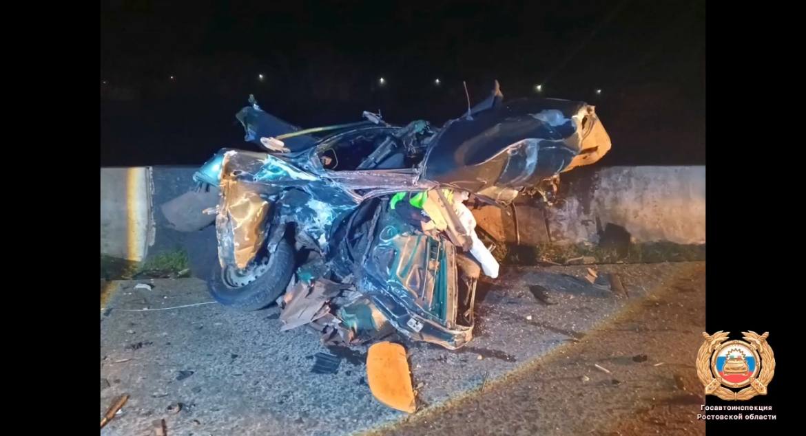 Двое молодых людей погибли в лобовом столкновении на трассе под Ростовом