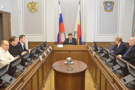 Перед заседанием Законодательного Собрания Ростовской области, намеченного на 23 декабря, члены комитета донского парламента по местному самоуправлению, административно-территориальному устройству и межпарламентскому...
