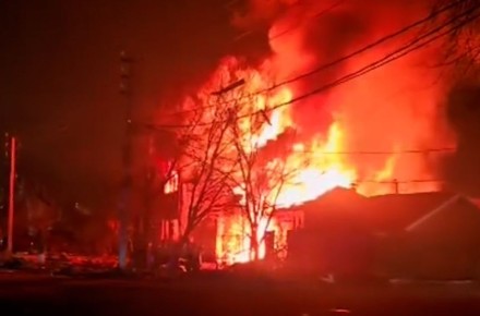 В Ростове-на-Дону после атаки ВСУ в порту погибли два человека, еще трое получили ранения, сообщил губернатор Слюсарь