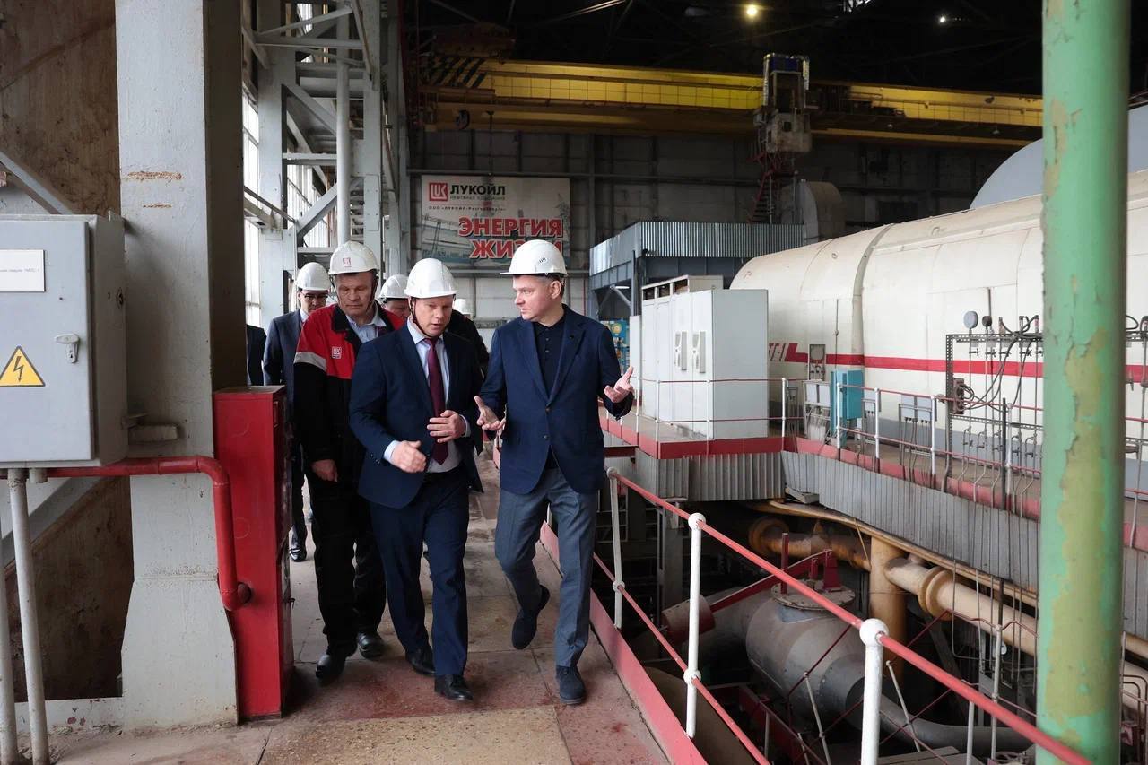 Юрий Слюсарь: Сегодня был на ТЭЦ-2 в Ростове, принадлежащей ООО «Лукойл – Ростовэнерго» Юрий Слюсарь: Сегодня был на ТЭЦ-2 в Ростове, принадлежащей ООО «Лукойл – Ростовэнерго»