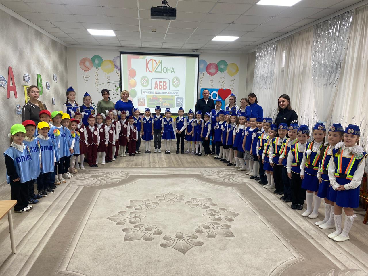 «АБВ. Автомобиль. Безопасность»: в Каменском районе инспекторы Госавтоинспекции провели познавательно-обучающую викторину «АБВ. Автомобиль. Безопасность»: в Каменском районе инспекторы Госавтоинспекции провели познавательно-обучающую викторину