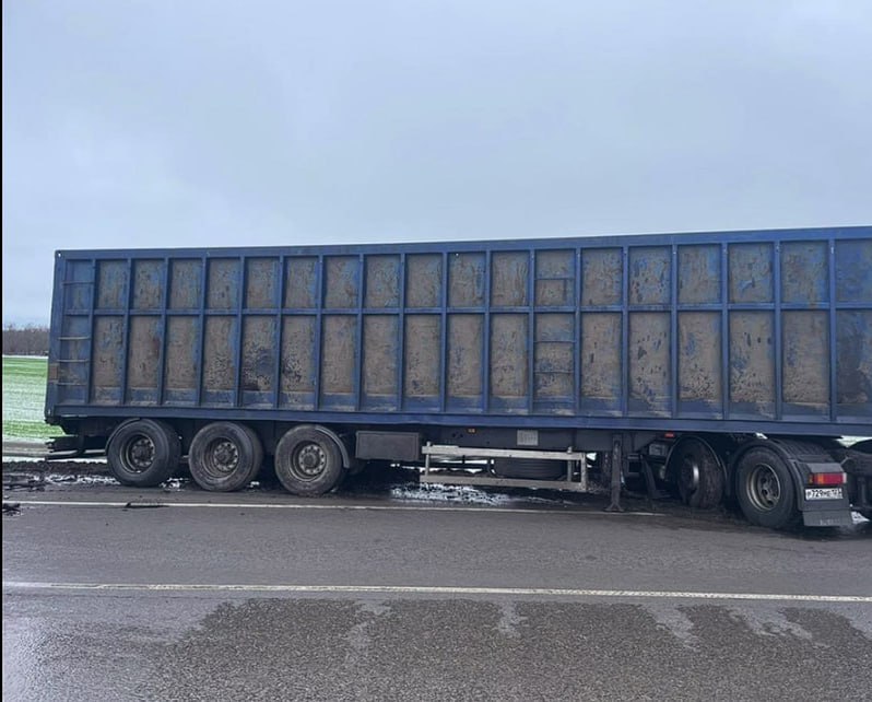 Выехавший на встречку водитель BMW погиб в ДТП с фурой и загорелся Выехавший на встречку водитель BMW погиб в ДТП с фурой и загорелся