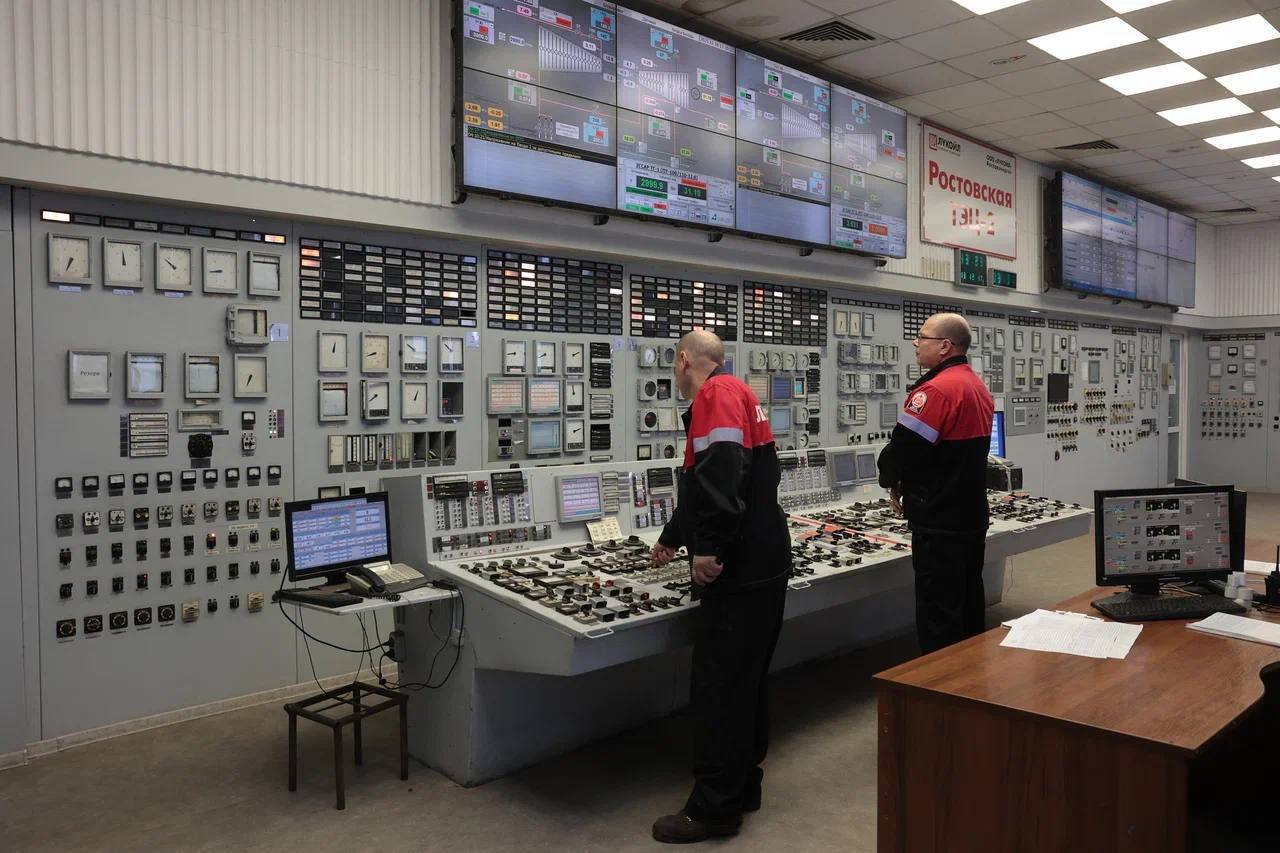 Юрий Слюсарь: Сегодня был на ТЭЦ-2 в Ростове, принадлежащей ООО «Лукойл – Ростовэнерго» Юрий Слюсарь: Сегодня был на ТЭЦ-2 в Ростове, принадлежащей ООО «Лукойл – Ростовэнерго»