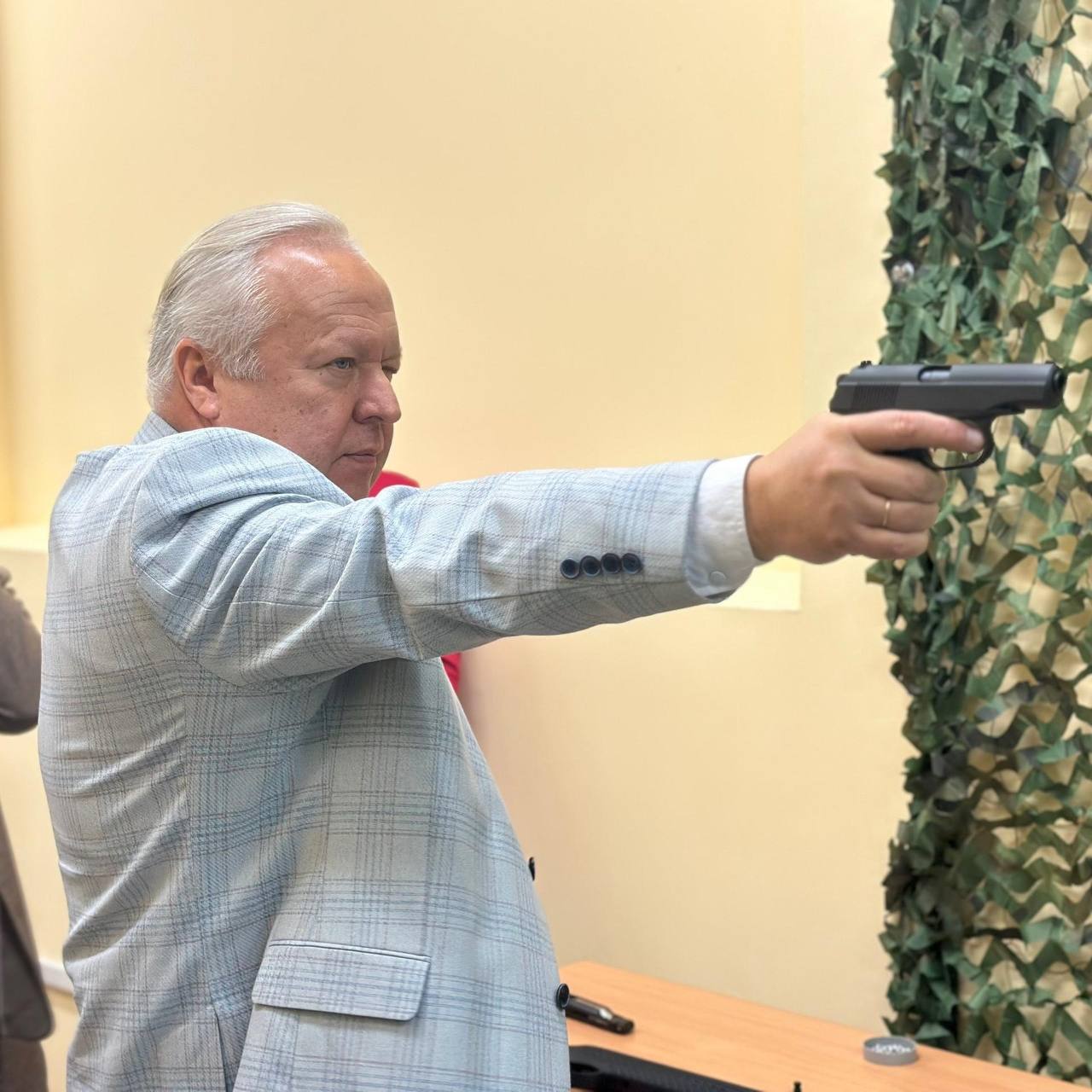 Сегодня в лицее №7 состоялось знаковое событие – торжественное открытие полностью отремонтированных тира и оружейной Сегодня в лицее №7 состоялось знаковое событие – торжественное открытие полностью отремонтированных тира и оружейной