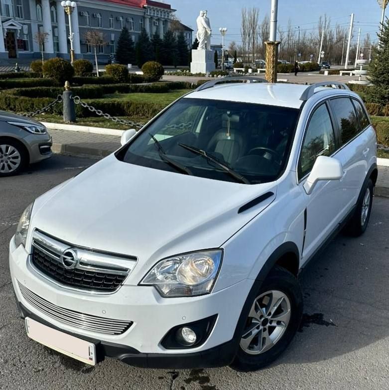 1 100 �.�. Opel Antara, 2014 �.�