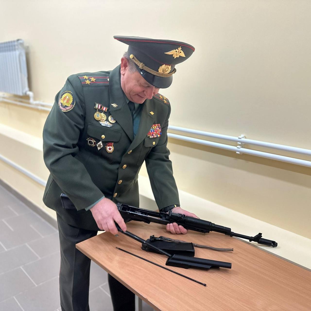 Сегодня в лицее №7 состоялось знаковое событие – торжественное открытие полностью отремонтированных тира и оружейной Сегодня в лицее №7 состоялось знаковое событие – торжественное открытие полностью отремонтированных тира и оружейной