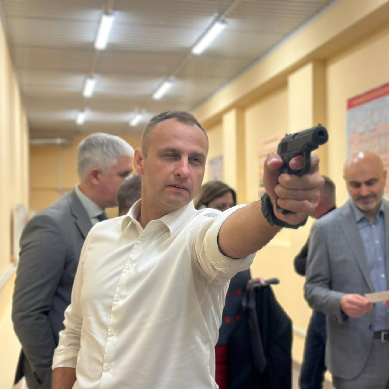 Сегодня в лицее №7 состоялось знаковое событие – торжественное открытие полностью отремонтированных тира и оружейной Сегодня в лицее №7 состоялось знаковое событие – торжественное открытие полностью отремонтированных тира и оружейной