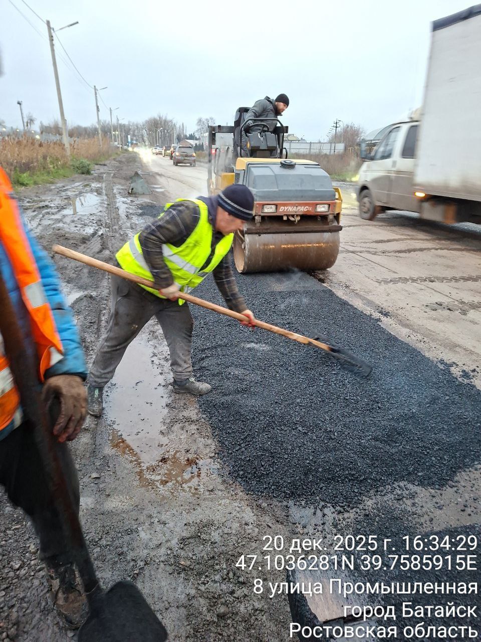 Декабрь: ямочный ремонт и грейдирование дорог в Батайске Декабрь: ямочный ремонт и грейдирование дорог в Батайске